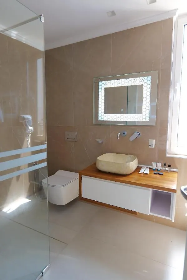 Saranda Luxury Apartments 0*, Sarandë