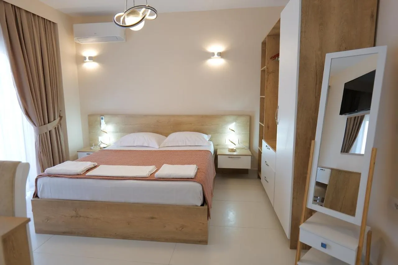 Saranda Luxury Apartments 0*, Саранда