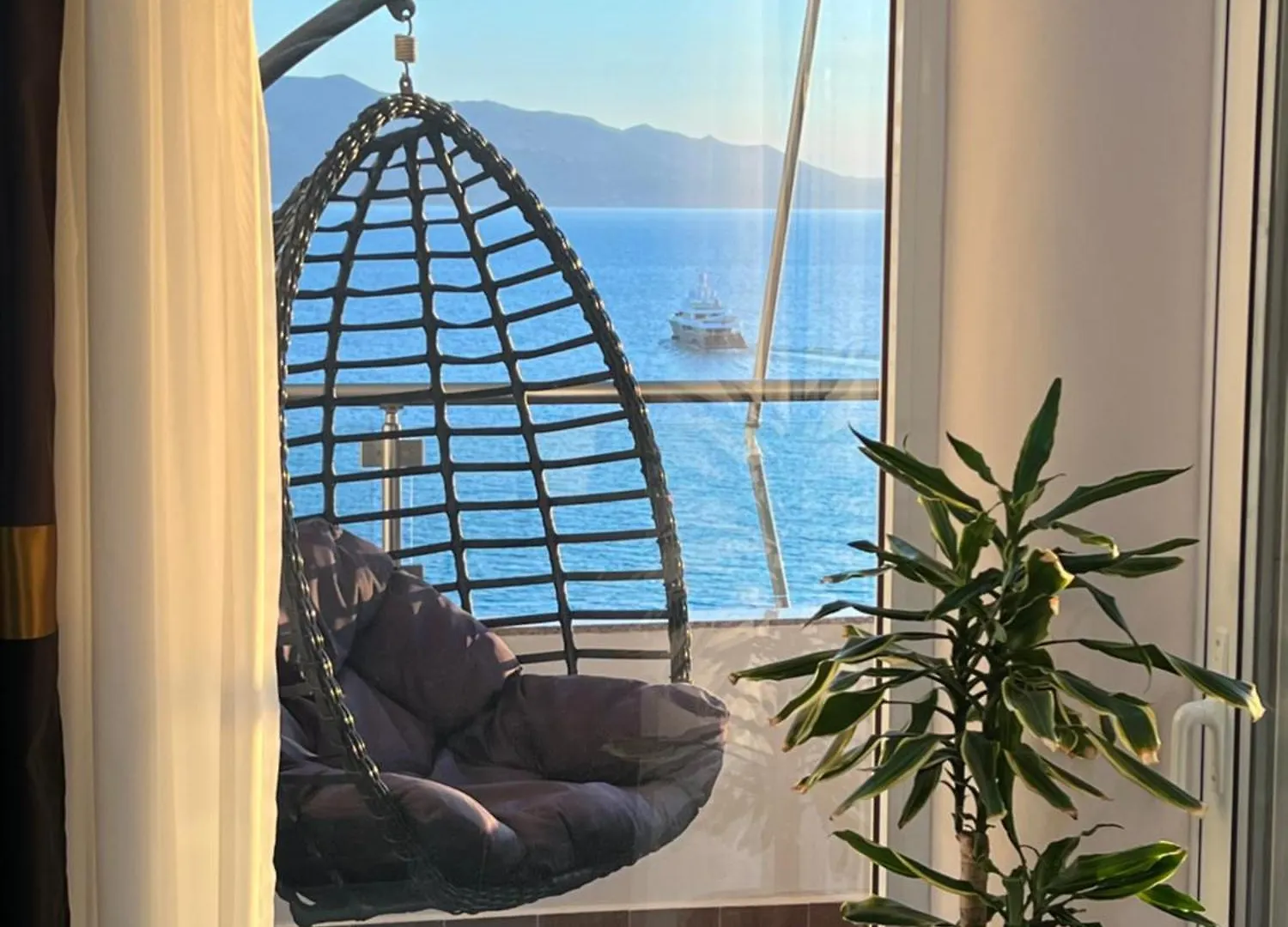 Saranda Luxury Apartments 0*, Sarandë