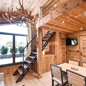 https://33-m-with-a-shared-pool-near-the-track.hotels-rhonealpes.com