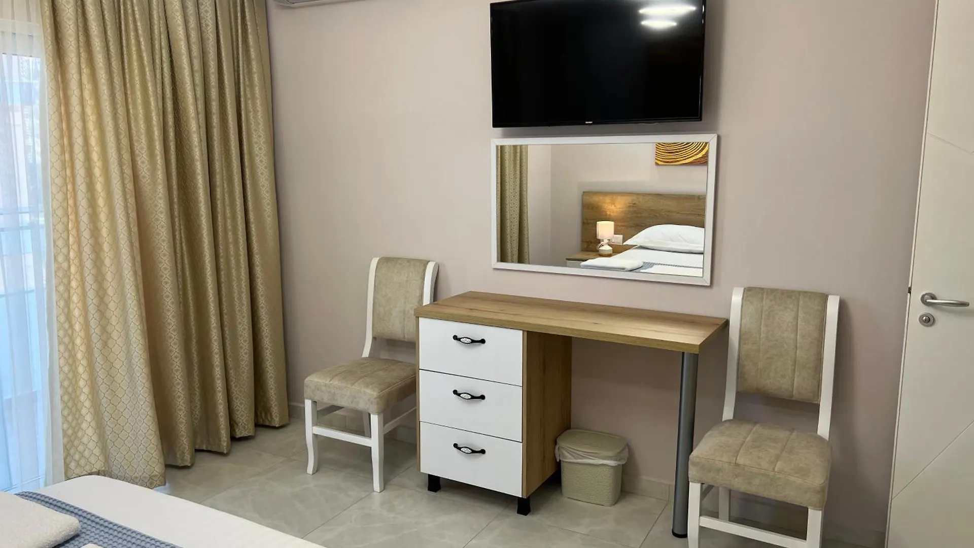 Saranda Luxury Apartments 0*,